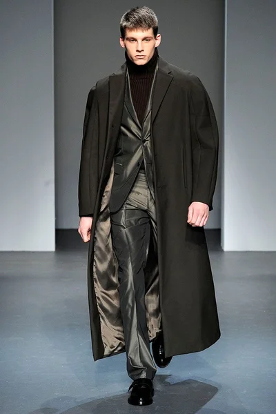 Look 8